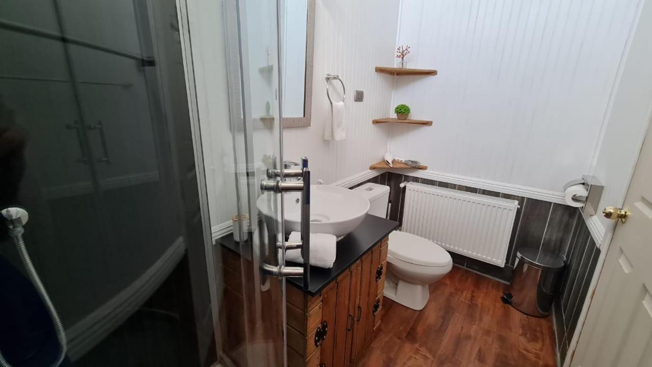 Hostal El Meson Punta Arenas Luaran gambar