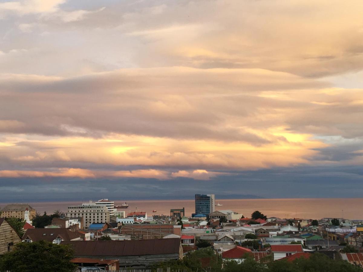 Hostal El Meson Punta Arenas Luaran gambar